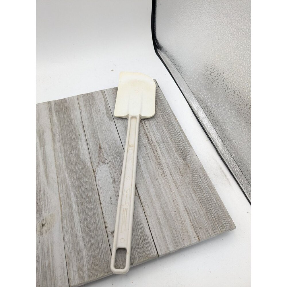 Rubbermaid 1905 Scoop Scraper White Spatula 13 1/2" Long